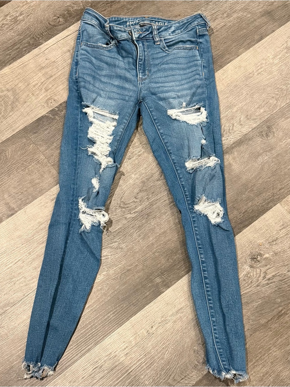 American Eagle Outfitters Light Blue Distressed Skinny Jeans